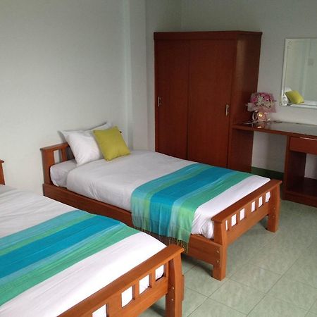 Baan Mitreejit Lägenhet Surat Thani Rum bild