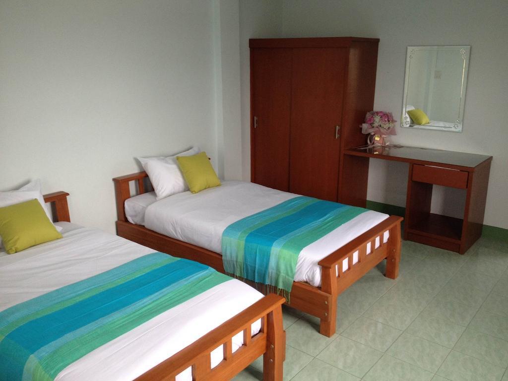 Baan Mitreejit Lägenhet Surat Thani Rum bild